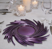 Assiette de Présentation Premium 13 Pouces en Plastique PP Doré, Motif Spirale Rayonnant, Durable et Réutilisable pour Mariages, Dîners et Événements, Décoration de Table