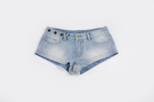 Shorts de mezclilla de tiro bajo estilo streetwear con detalles de ojales para mujer - Product Image 2