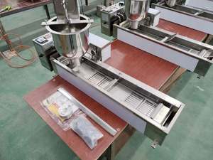 Máquina para Hacer Donuts de <span class=keywords><strong>Levadura</strong></span> Totalmente Automática Yufeng, Maquinaria para Donuts Berliner para una Producción Masiva y Consistente de Donuts - Product Image 5