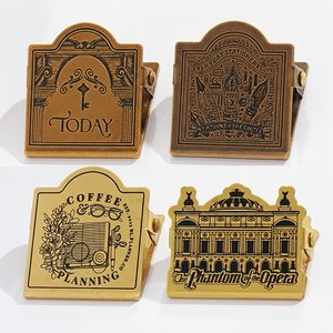 <span class=keywords><strong>Segnalibro</strong></span> in Metallo Personalizzato OEM 40x44mm Color Ottone con Logo Stampato a Tema Animale per Taccuino, Diario, Libro, Promozione - Product Image 2