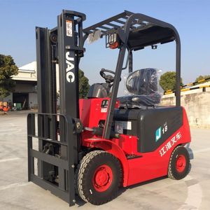 Chariot élévateur compact diesel JAC Logistics Machinery CPCD18J de 1,8 tonne avec hauteur de levage de 3000 mm, mât duplex, pneus pneumatiques - Product Image 1