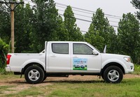 Camionnette électrique Dongfeng à moteur simple R18, fourgonnette légère avec intérieur en cuir de bonne qualité, boîte de vitesses manuelle, vente chaude en Chine