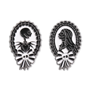 เข็มกลัดเคลือบรูปฝันร้ายก่อนวันคริสต์มาส - Product Image 1