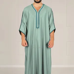 2024 Bestickte marok kanis che Herren muslimische Seiten tasche Thobe Robe Traditionelle Jibba Abaya Herren bekleidung Jalabiya für Herren