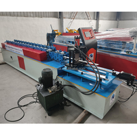 Machine de fabrication de portes et fenêtres en aluminium sur mesure prix de la machine pour portes à lamelles et volets roulants