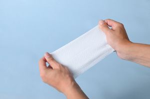 Usine OEM personnalise 80 lingettes nettoyantes pour bébé antibactériennes, organiques, biodégradables et lavables, fabriquées à partir d'eau pure - Product Image 5