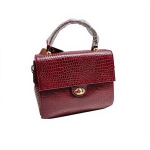 Bolso de hombro de cuero inspirado en el diseñador de moda para mujer, ligero, multiusos, versátil, práctico, de gran capacidad, de la India - Product Image 1