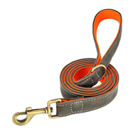 Laisse pour chien en cuir souple personnalisée avec poignée rembourrée, mousqueton en métal et anneau en D pour la promenade et l'entraînement des chiens