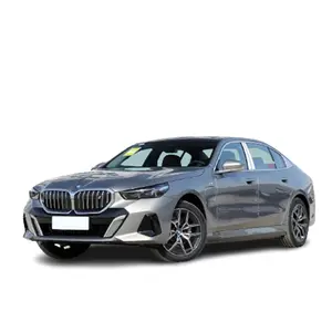 BMWs i5 운동복 새로운 전기 자동차 4 도어 5 인승 세단 흥분/동기화