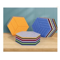Panneau acoustique en fibre de polyester auto-adhésif hexagone haute densité écologique pour le bruit d'absorption acoustique extérieur du bureau à domicile