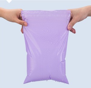Adhesivo Fuerte para Sobres de Correo de Poliéster para Envíos de Comercio Electrónico, para Empaque y Envío de Zapatos y Ropa - Product Image 5