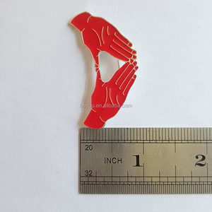 Tùy Chỉnh Màu Đỏ Tay Hình Men Hy Lạp Thư Kim Loại Mặt Dây Chuyền Quyến Rũ Trâm Em Trâm Cài Tốt Nghiệp Phụ Nữ Của Đảng Quà Tặng Ve Áo <span class=keywords><strong>Pin</strong></span> - Product Image 3