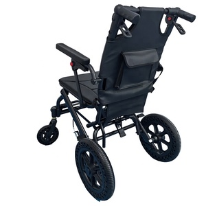 Silla de ruedas plegable ligera Transferencia de fibra de carbono Silla de ruedas de <span class=keywords><strong>viaje</strong></span> Cojín de asiento de cuero Se puede llevar <span class=keywords><strong>en</strong></span> el avión - Product Image 2