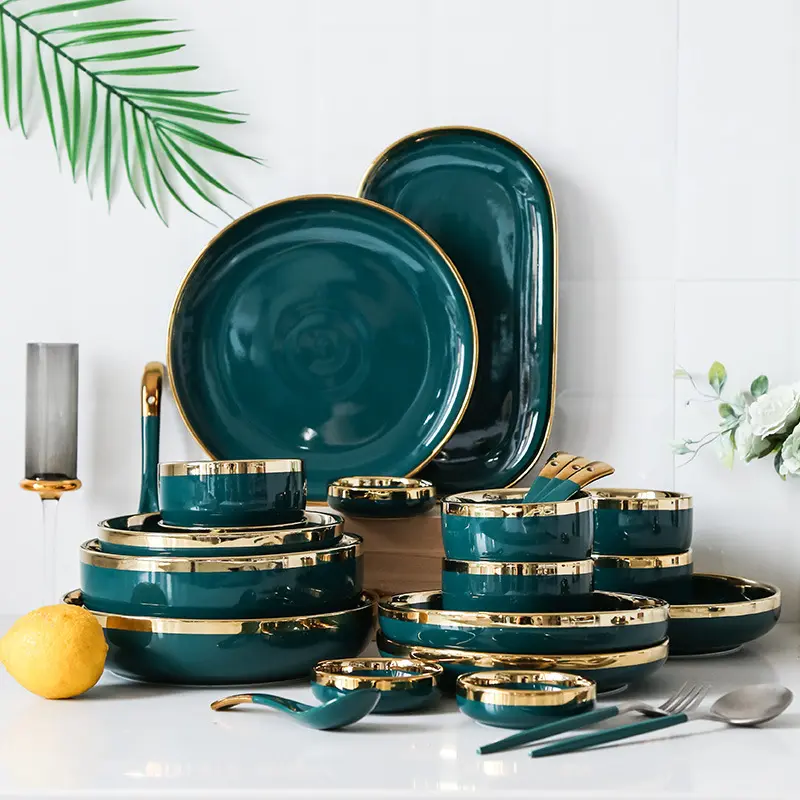 TS vendita all'ingrosso 32 pezzi di lusso bordo oro porcellana verde cena set regalo ceramica per 8 Hotel ristorante