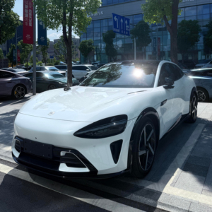 Prévente de la nouvelle <span class=keywords><strong>voiture</strong></span> électrique sport SUV XiaoMis Yu7 2025 avec une puissance maximale de 235 kW et une vitesse jusqu'à 240 km/h - Product Image 1