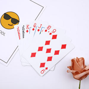 Alta calidad nueva publicidad personalizada 0,31 MM cuatro colores esmerilado impermeable plástico naipe con contenedor - Product Image 4