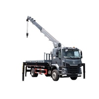 Grue de camion à bras droit Chenglong M3, châssis 8 tonnes, grue hydraulique montée sur camion pour travaux de manutention de marchandises