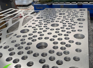เครื่องตัดไฟเบอร์เลเซอร์ 20000W ได้รับการรับรองมาตรฐาน CE ขนาด 3000x1500 มม. ดีไซน์แบบปิด พร้อมระบบ AI รองรับการตัดโลหะแบบท่อ เครื่องเดียวครบวงจร - Product Image 6