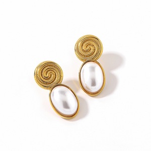 Boucles d'oreilles clous imitation perle, design géométrique, plaqué or 18 carats, acier inoxydable, sertissage clos, style rétro européen - Product Image 5