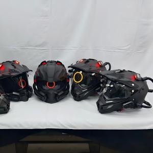 Appareils connectés intelligents personnalisés équipés de lumières respiratoires rouges, de caméras sportives et d'écouteurs sans fil. - Product Image 6
