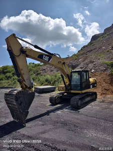 Excavatrice Caterpillar 320D d'occasion, modèle 2010, puissance 118 kW, capacité de la benne 1,19 m, origine Japon, moteur, pompe, <span class=keywords><strong>construction</strong></span> - Product Image 5