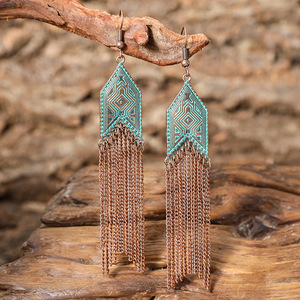 Boucles d'oreilles pendantes vintage à pampilles en quartz rose serti clos, plaqué or rose, pour femme, à porter au quotidien, avec cristaux - Product Image 3