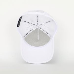 Gorra de Béisbol Personalizada con Parche de PVC con Logotipo, Impermeable, de 5 Paneles, con Corte Láser Perforado, de Poliéster y Spandex, para Deportes de Alto Rendimiento - Product Image 4