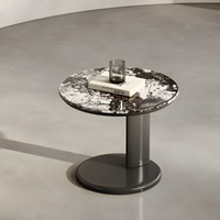Table console en pierre microcristalline design, minimaliste, luxueuse, écologique, durable, base sur piédestal, faite à la main, pour salon, entrée, villa, hôtel