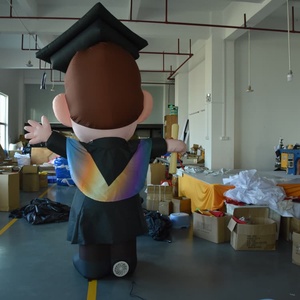 Mascotte gonflable personnalisée KeepFuns pour la remise des diplômes, figurine gonflable géante pour la cérémonie <span class=keywords><strong>de</strong></span> remise des diplômes et la décoration d'événements - Product Image 3