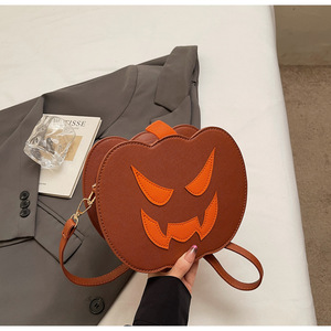 Vui Ma Quỷ Gothic Đèn Lồng Bí Ngô Hình Phụ Nữ Crossbody Túi Tùy Chỉnh Halloween Mới Lạ Ma PU Da Ví Túi Xách - Product Image 3