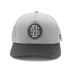 Gorra Deportiva de 5 Paneles de Alta Calidad, Personalizada, con Corte Láser, Dos Tonos, Transpirable, Resistente al Agua, con Diseño de Espiga Perforada - Product Image 1