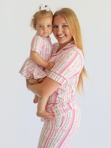 Conjuntos de Pijamas Familiares Ecológicos Multicolores Personalizados para Mamá e Hija - Product Image 1