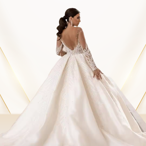 Robes de mariée de luxe à manches longues, dos ouvert en V, robe de mariée lourdement ornée de cristaux - Product Image 5