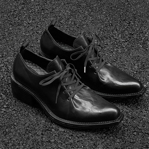 Zapatos de Cuero con Punta en Pico y Textura Arrugada para Hombre, Modelo 2026, Estilo Único, Suela Gruesa y Moderna, Calzado Casual para Hombre - Product Image 2