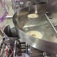 Machine d'emballage de sachets de thé, de remplissage et de scellage
