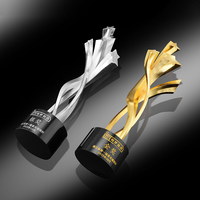 Trophée d'entreprise personnalisé en cristal de forme irrégulière, gravé et imprimé UV, respectueux de l'environnement, pour récompense de personnel lors de la réunion annuelle 2026