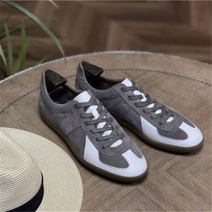 Chaussures d'entraînement allemandes personnalisées pour hommes, fabriquées à la main, style rétro, bout pointu/carré, lacets, baskets antidérapantes, légères et respirantes - Product Image 1