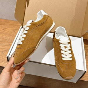 โลโก้ดั้งเดิม ดีไซน์อิตาลีแท้ รองเท้าโลฟเฟอร์แบบสวมลำลองหนังแท้สำหรับผู้หญิง A*O มีไซส์สำหรับทั้งผู้ชายและผู้หญิง - Product Image 2