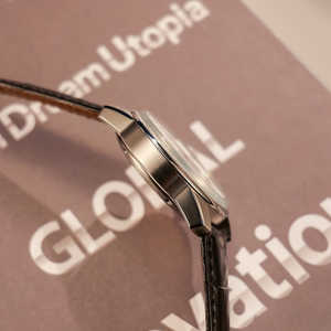 Montres classiques mécaniques automatiques OEM ODM personnalisées avec logo, cadran noir soleil éclatant, phase de lune et calendrier mensuel - Product Image 2