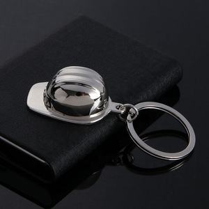 سلسلة مفاتيح هندسية Cugle ثلاثية الأبعاد من سبائك الزنك مع سلسلة مفاتيح بلون فضي وقبعة مع شعار ليزر مخصص - Product Image 5