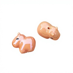 Perles focales en résine à grand trou, motif animaux 3D Kawaii (Capybara, Hérisson, Éléphant, Flamant rose, Ours polaire) pour la fabrication de stylos perlés et de décorations de pointe. Vente en gros. - Product Image 4
