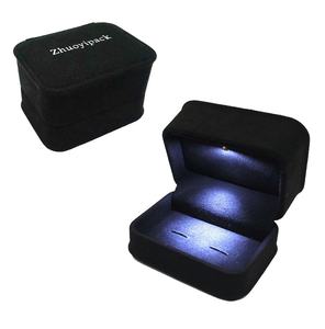 Caja de embalaje de lujo para gemelos, joyería con luz LED, caja negra con logotipo personalizado impreso - Product Image 2