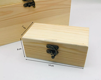 Boîte à bijoux en bois de pin faite à la main avec couvercle à charnières, boîte cadeau non peinte pour le rangement d'outils, de jouets, art populaire européen, thème de l'amour poli
