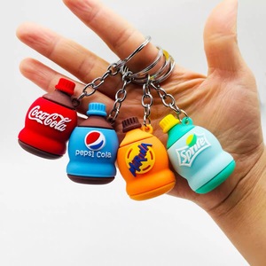 Sáng Tạo mô phỏng cho Coke chai Carabiner Keychain PVC keo uống chai soda <span class=keywords><strong>Sprite</strong></span> Fanta Mặt dây chuyền vật liệu cao su - Product Image 3
