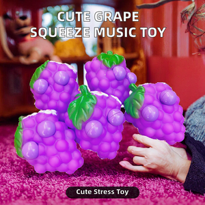Juguete de descompresión EVA con forma de uva creativa y adorable, juguete de apretar con sonido y efecto de ojo que se abre, para niños, venta al por mayor de fábrica - Product Image 2