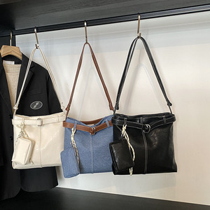 กระเป๋าสะพายข้างหนังวินเทจสีน้ำตาลแดงสไตล์วินเทจสำหรับผู้หญิงกระเป๋าดีไซน์เนอร์กรอบโลหะแบบหรูหราออกแบบได้ตามต้องการ - Product Image 4