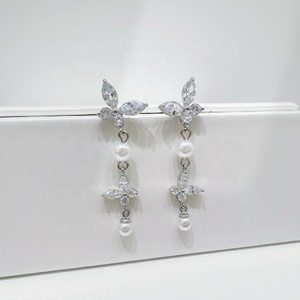 Boucles d'oreilles pendantes en argent sterling 925, style coréen, hypoallergéniques, avec perle et papillon, longues chaînes et pompons, pour mariage. - Product Image 3
