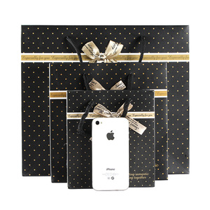 Sacs cadeaux en carton blanc de luxe personnalisés avec ruban, poignée, logo personnalisé, options de couleur et de taille, impression offset CMYK, respectueux de l'environnement, pour chaussures - Product Image 2