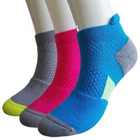2025 vente chaude produits femme athlétique chaussettes courtes à la cheville avec soutien de la voûte plantaire