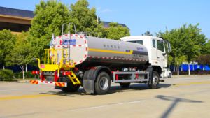 <span class=keywords><strong>Camion</strong></span> arroseur Sinotruk Howo 15m Diesel 4x2 |   Fonctionnalités complètes et haute efficacité - Product Image 5